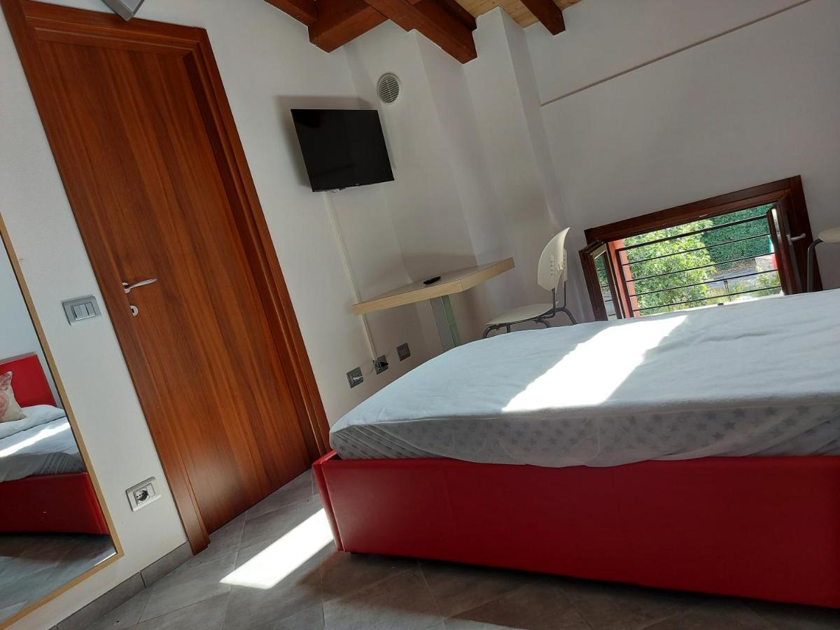 Agriturismo Azienda Agricola Ferrari M.Rita Pozza Buitenkant foto